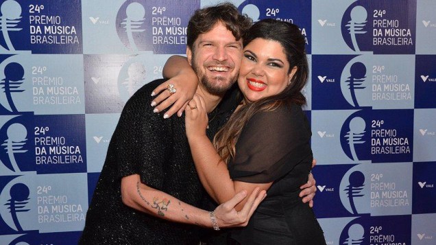 Saulo Fernandes e Fabiana Karla chegam para o 24º Prêmio da Música Brasileira, no Rio de Janeiro