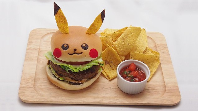 Habúrguer servido no Pikachu Cafe