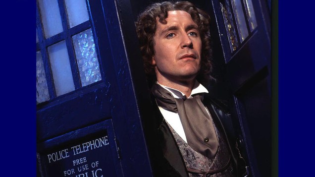 Paul McGann em cena do filme Doctor Who - O Senhor do Tempo, de 1996