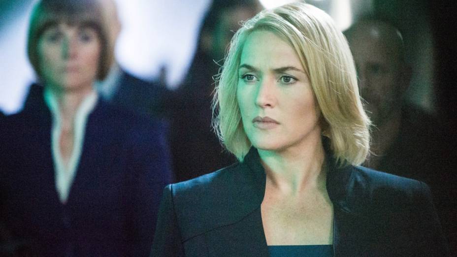 A atriz Kate Winslet no filme Divergente