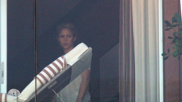 Shakira na sacada do Hotel Fasano, em Ipanema, no Rio