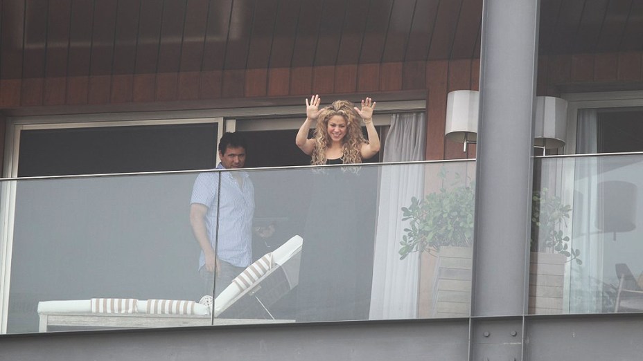 Shakira na Sacada do Hotel Fazano