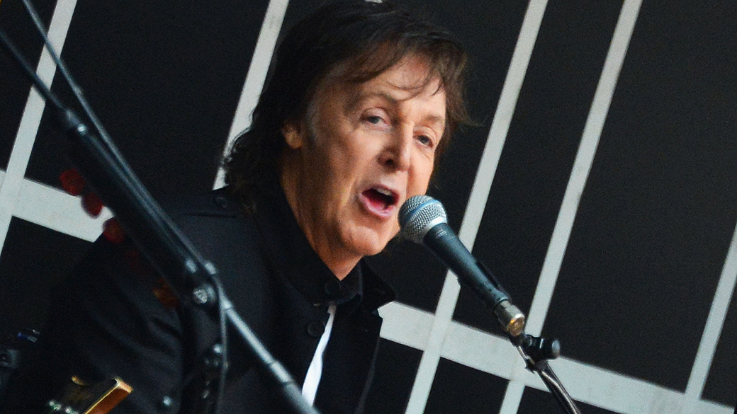 Paul McCartney durante show gratuito na Times Square