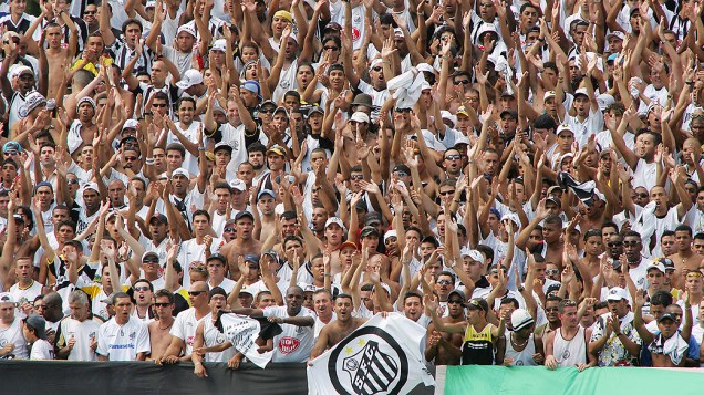 Torcida durante jogo contra o Corinthians, pelo Paulista, na Vila Belmiro
