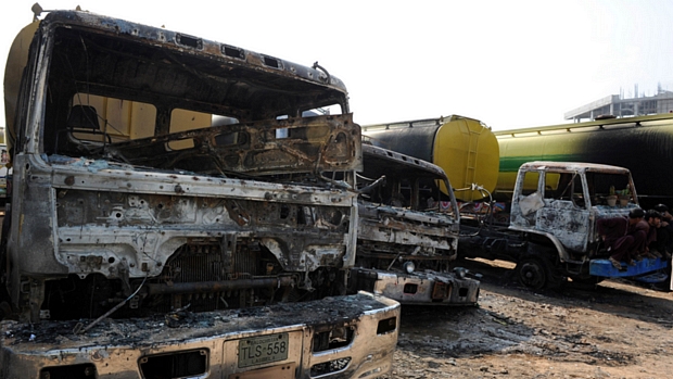 Cerca de 60 caminhões da Otan foram queimados pelo talibã paquistanês