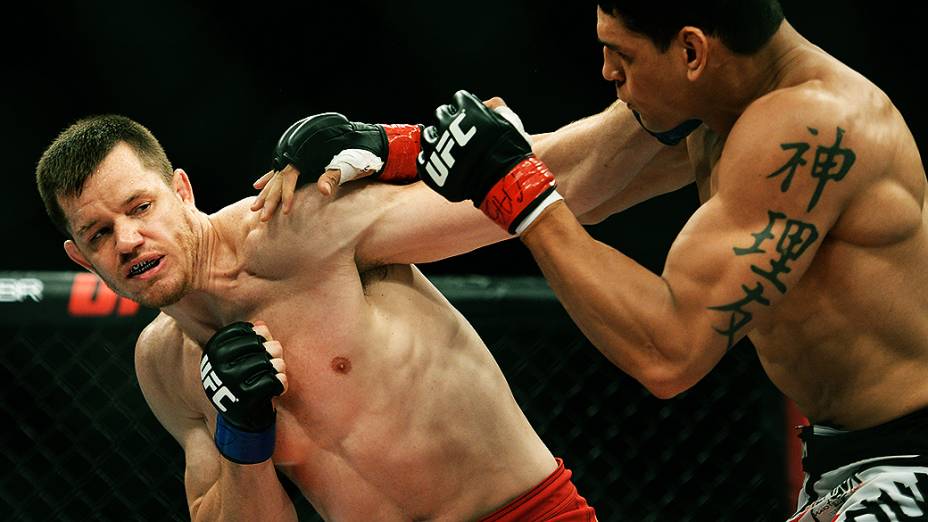CB Dollaway vence Cezar-Ferreira no ginásio Nélio Dias em Natal (RN) pelo UFC 2014