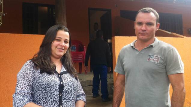 Fábio e Patrícia investiram 300.000 reais em produtos para vender no dia da missa do papa, em Guaratiba