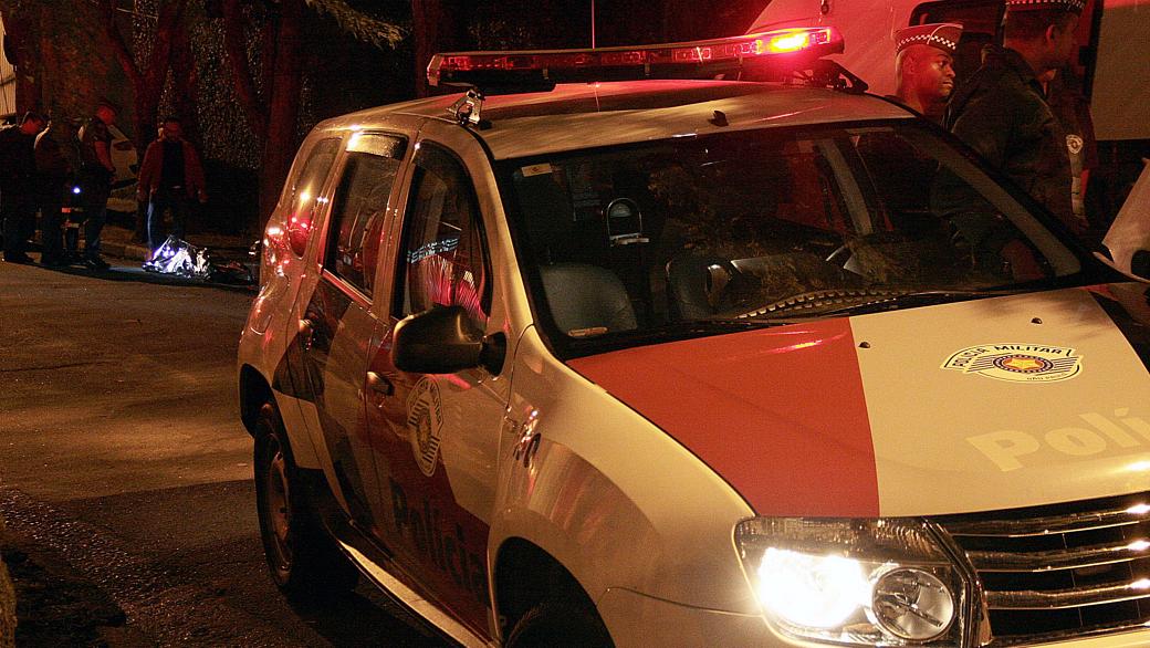 Chacina deixa quatro mortos no cruzamento da rua da Fábrica com a rua São Pedro, na Vila Santa Terezinha, em Carapicuíba