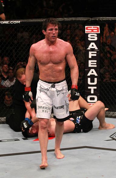 Chael Sonnen logo depois de vencer Brian Stann no UFC 136