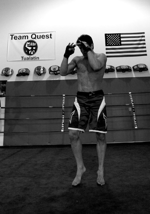 Chael Sonnen treina para a luta contra Anderson Silva, no UFC 148