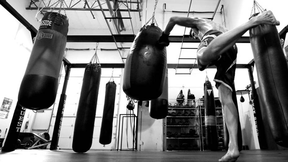 Chael Sonnen treina para a luta contra Anderson Silva, no UFC 148
