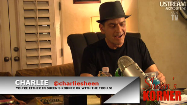 Charlie Sheen na estreia de seu programa na internet