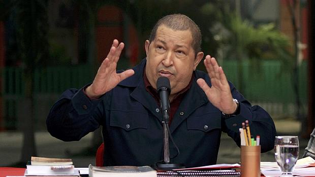 "Seria estranho que tivessem desenvolvido uma tecnologia para induzir o câncer e ninguém saiba até agora e se descubra isto apenas dentro de 50 anos?", questionou Chávez