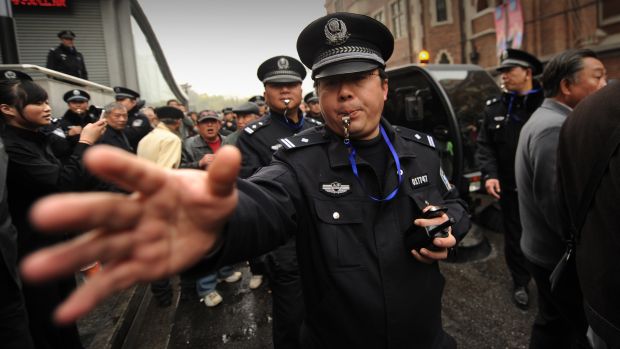 Polícia reprime com sucesso manifestações também em Xangai