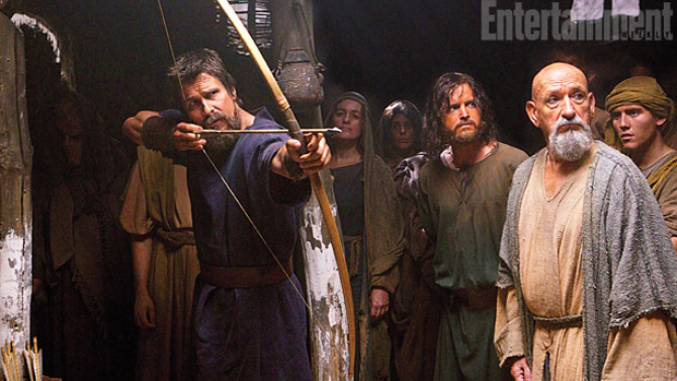 Christian Bale e Ben Kingsley no filme Exodus