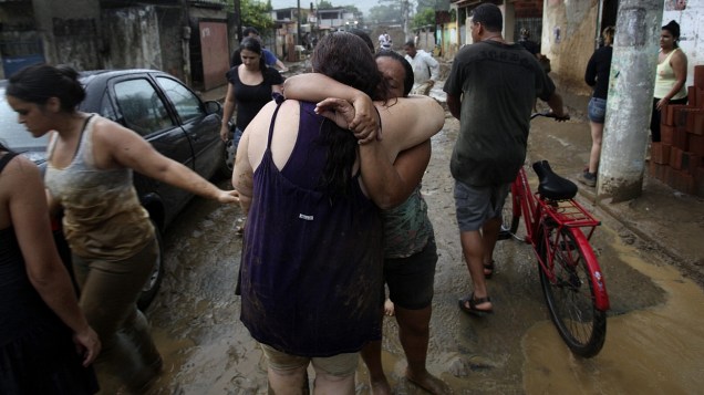 Inundações em Duque de Caxias deixaram parte da população sem casa