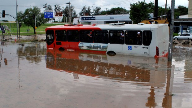 Chuva causa transtornos em Belo Horizonte
