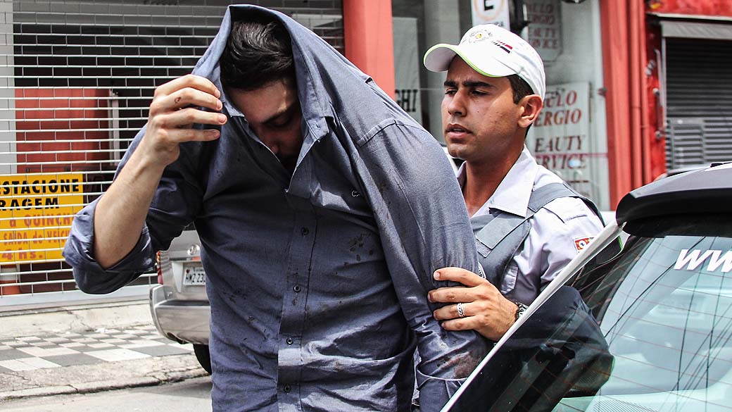 Motorista que atropelou ciclista na Avenida Paulista chega ao 78º DP para prestar depoimento