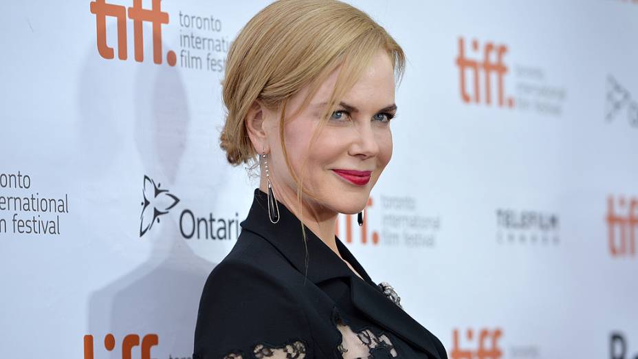Nicole Kidman chega para exibição do filme The Railway Man durante o 38º Festival Internacional de Cinema de Toronto