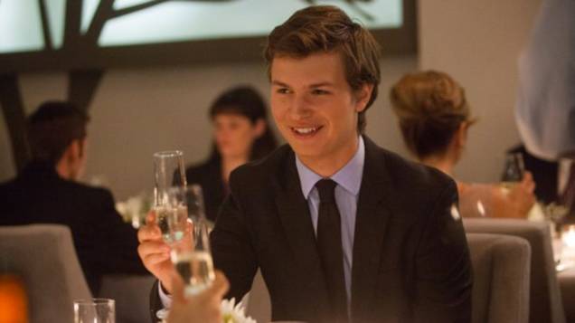 Ansel Elgort como Gus no filme A Culpa É das Estrelas Ansel Elgort como Gus no filme A Culpa É das Estrelas