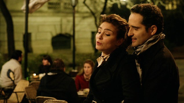 A Sorte em Suas Mãos (2012) é uma comédia romântica com Valeria Bertuccelli e o músico Jorge Drexler