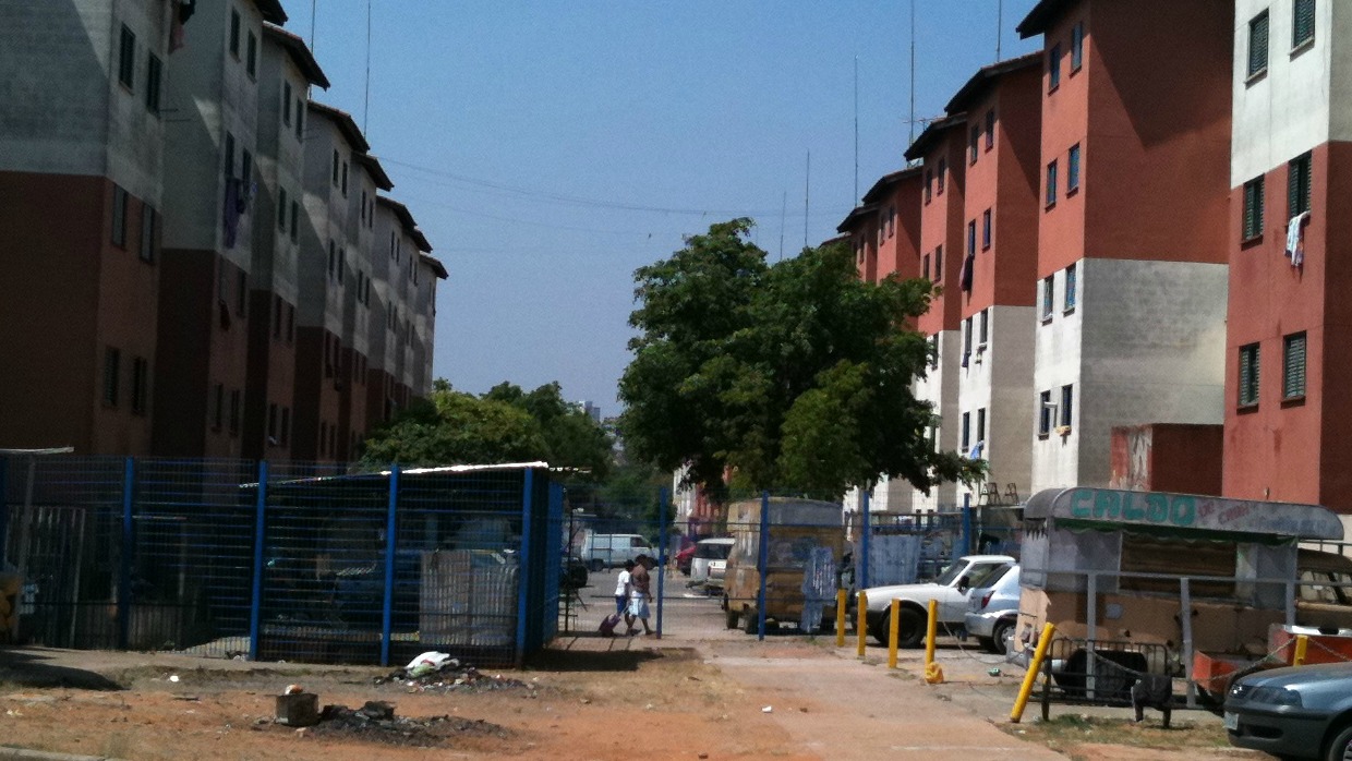 Conjunto popular Cingapura da avenida Zaki Narchi, na zona norte de São Paulo