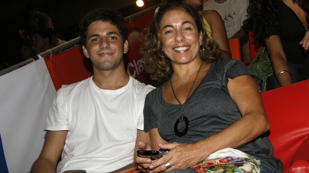 Cissa Guimarães e o filho Rafael Mascarenhas, em foto de abril de 2009.