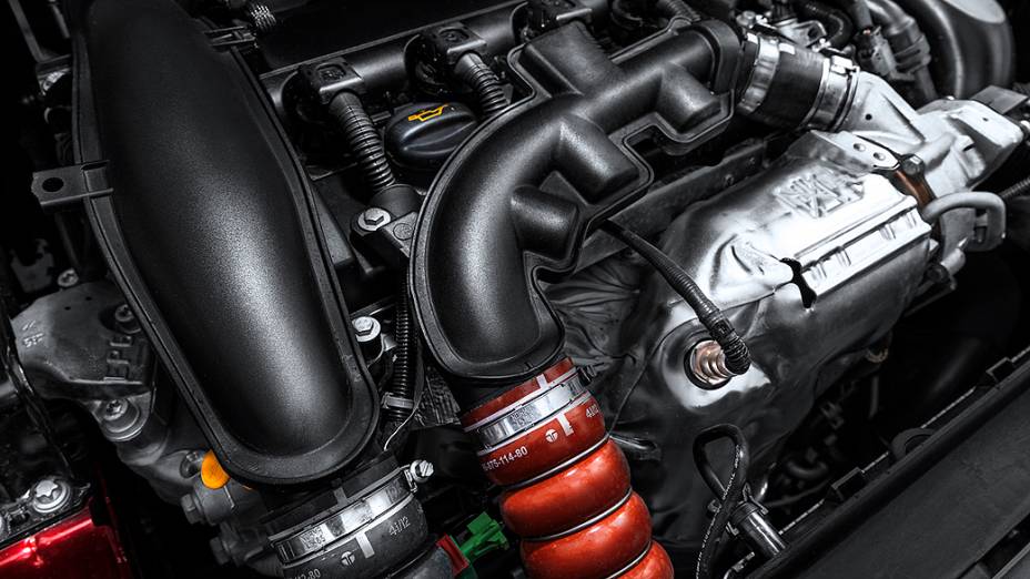 O DS4 é equipado com o motor 1.6 THP, de 165 cv, usado também no DS3 e no BMW Série 1