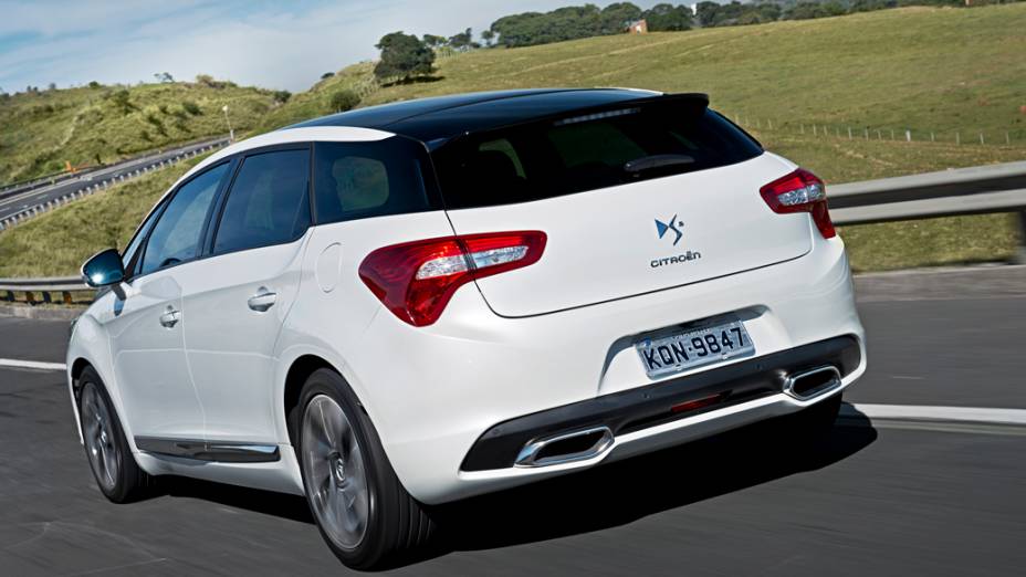 O novo hatch de luxo da Citroën, o DS5