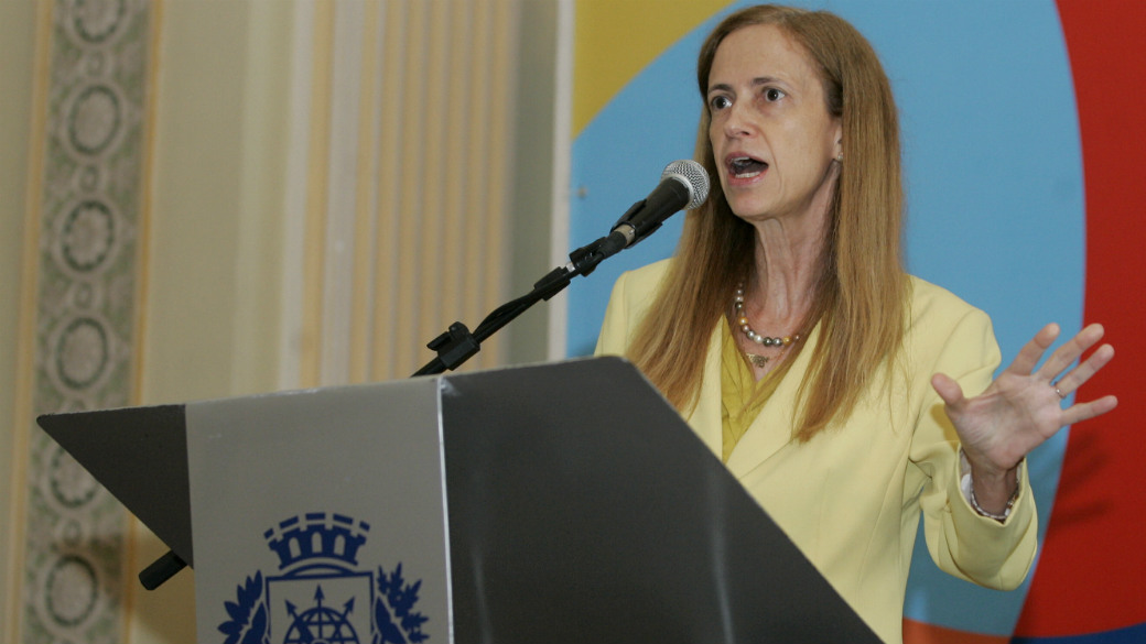 A secretária de Educação do Rio, Claudia Costin, critica a reação dos professores aos critérios de meritocracia