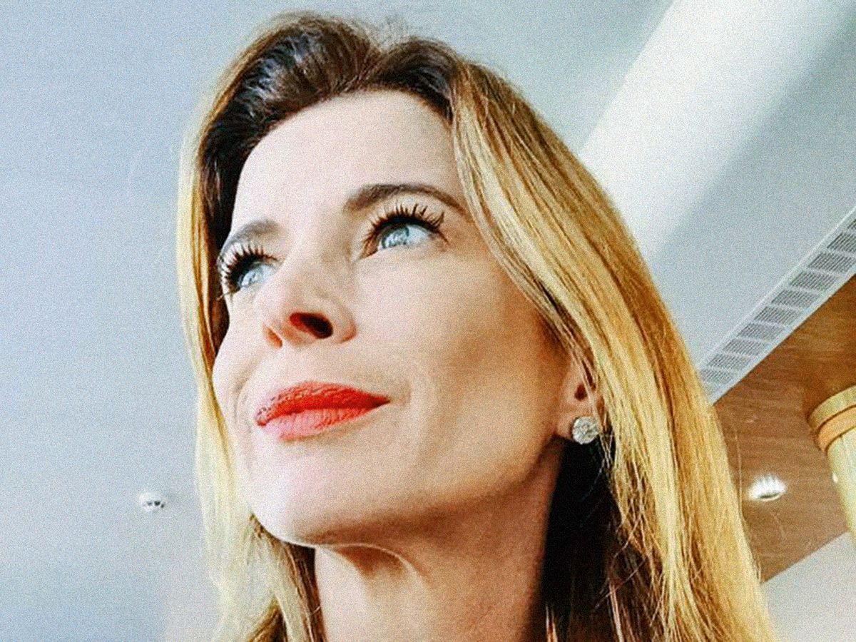 SEM HOLOFOTES - Incomodada com a volta da fama, agora indesejada, a ex-apresentadora de TV quer discrição
