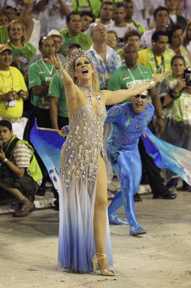 Claudia Raia desfilou pela Beija-Flor, no Rio de Janeiro