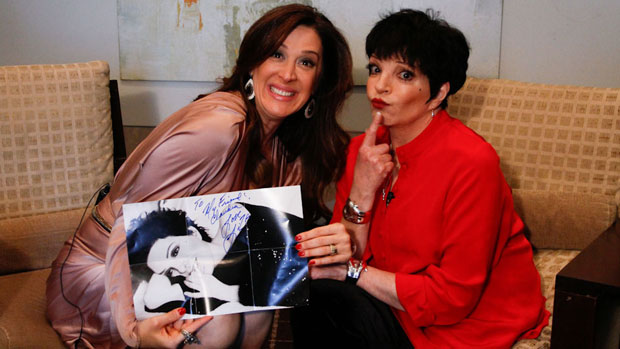 Claudia Raia e Liza Minnelli se encontram no hotel Hyatt, em São Paulo
