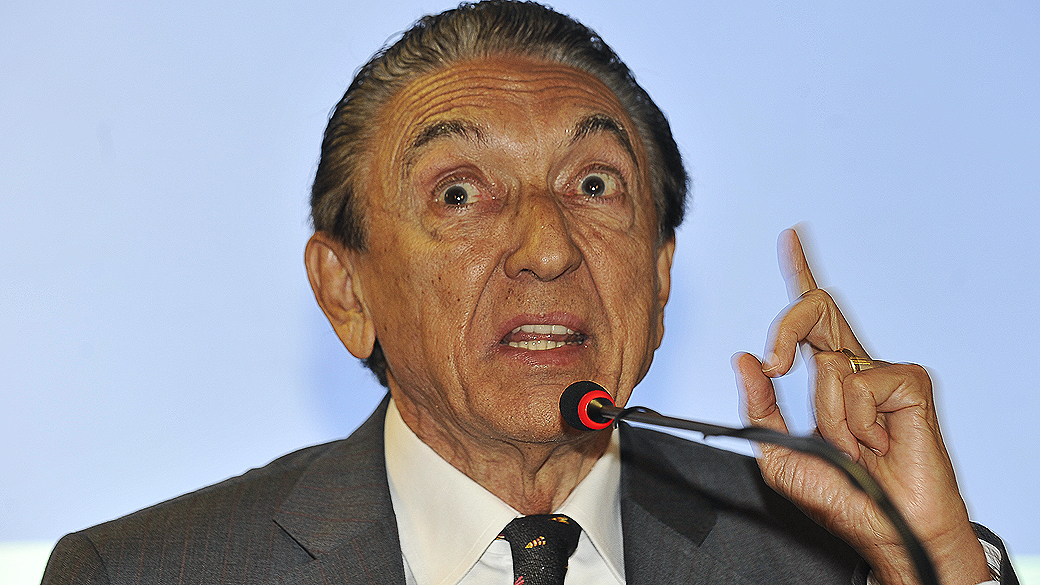 Entrevista coletiva do ministro de Minas e Energia, Edison Lobão