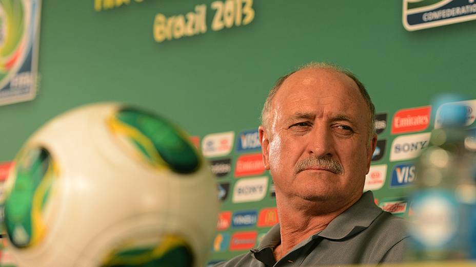 Felipão durante coletiva de imprensa nessa terça (18), em Fortaleza