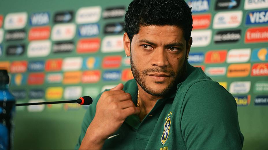 Hulk durante coletiva de imprensa nessa terça (18), em Fortaleza