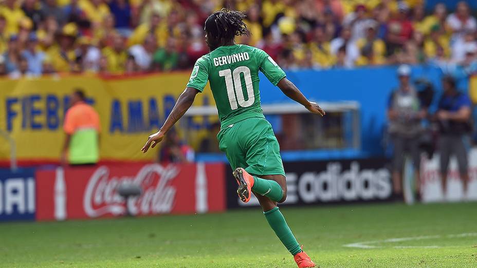 Gervinho comemora gol da Costa do Marfim