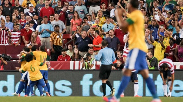 A comemoração do gol de Thiago Silva, o segundo do Brasil no amistoso contra os EUA