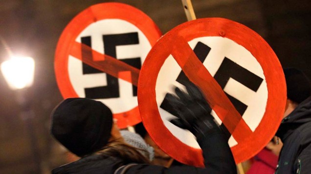 Em Dresden, na Alemanha, população anti-fascista se concentra para impedir marcha da ultra-direita alemã que comemora o 67º aniversário do bombardeio à Sajonia durante a II Guerra Mundial