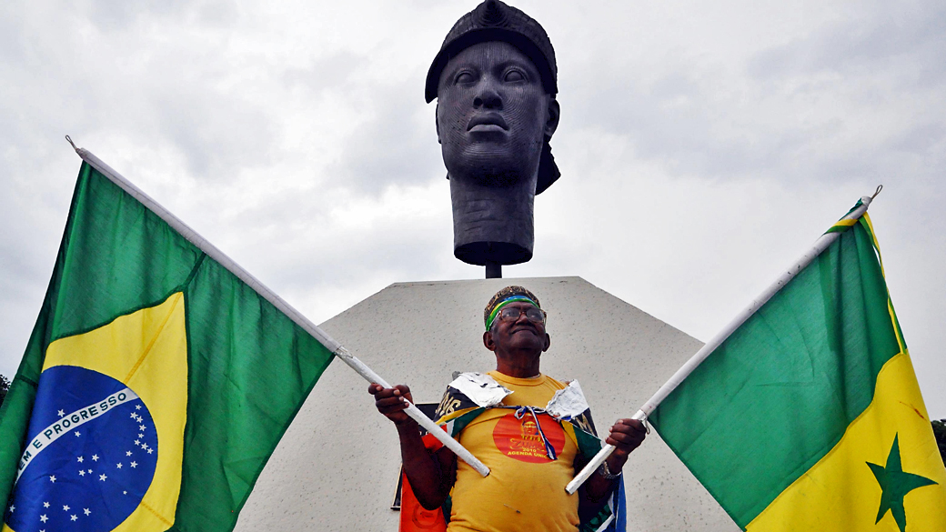 Dia da Consciência Negra comemorado no monumento de Zumbi dos Palmares, centro do Rio de Janeiro com a lavagem do monumento pelo Afoxé Filhos de Gandhi