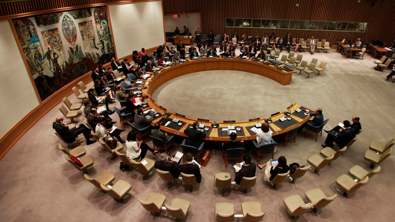Membros do Conselho de Segurança da ONU discutem a intervenção na Líbia