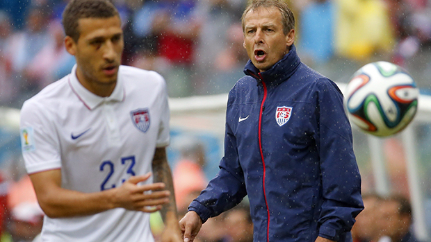 O Técnico dos Estados Unidos, Juergen Klinsmann, durante partida contra a Alemanha, na arena Pernambuco, em Recife