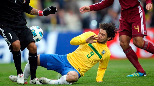 Pato durante partida entre Brasil e Venezuela válida pela primeira fase da Copa América, disputada na Argentina