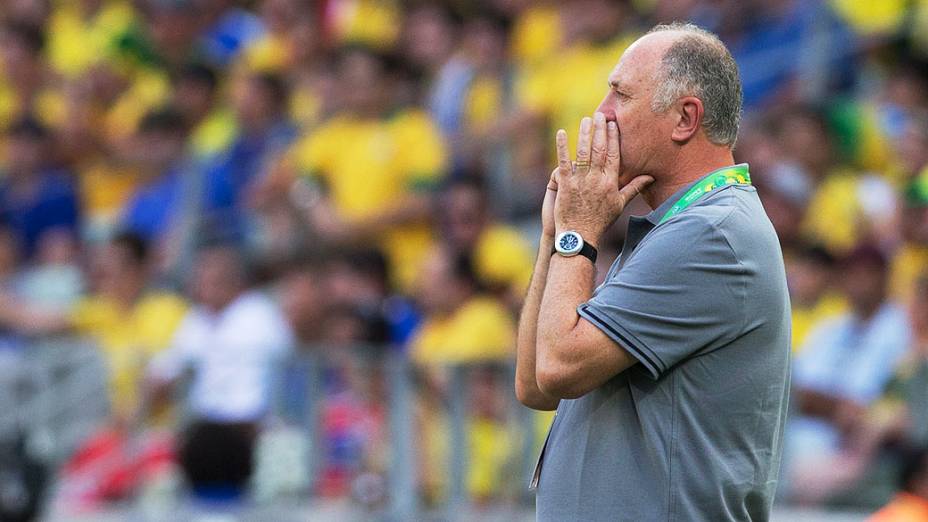 Felipão durante partida entre Brasil e México, pela Copa das Confederações, nesta quarta-feira (19) em Fortaleza