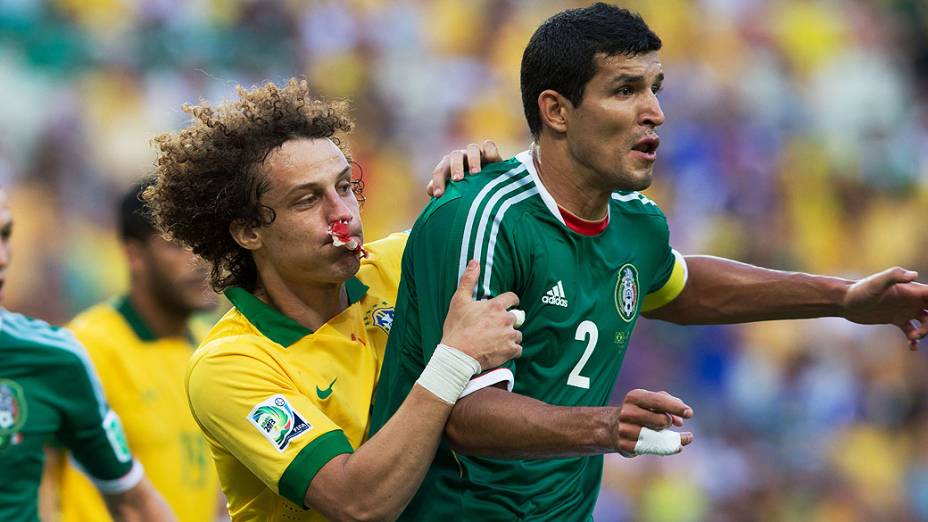 David Luiz durante partida entre Brasil e México, pela Copa das Confederações, nesta quarta-feira (19) em Fortaleza