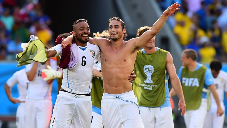 Uruguaios comemoram vitória sobre a Itália