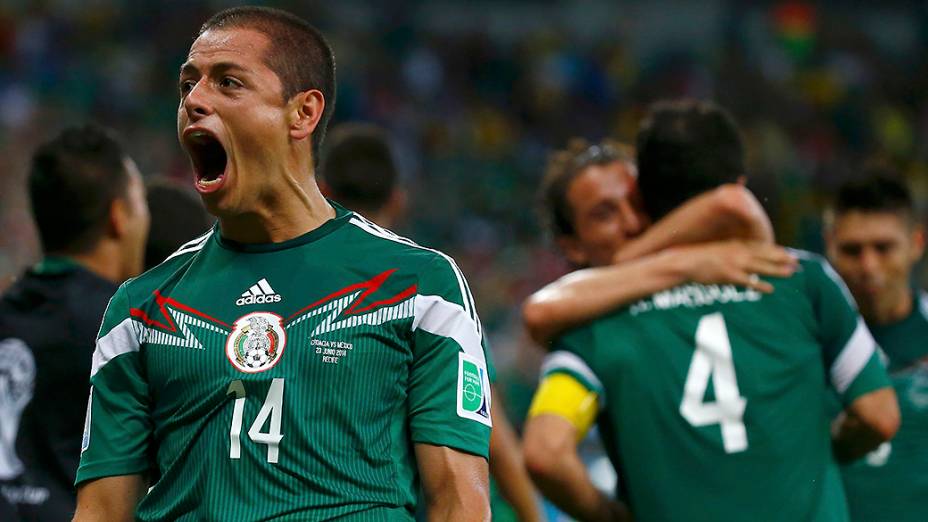 Javier Hernandez comemora terceiro gol contra a Croácia, em Recife