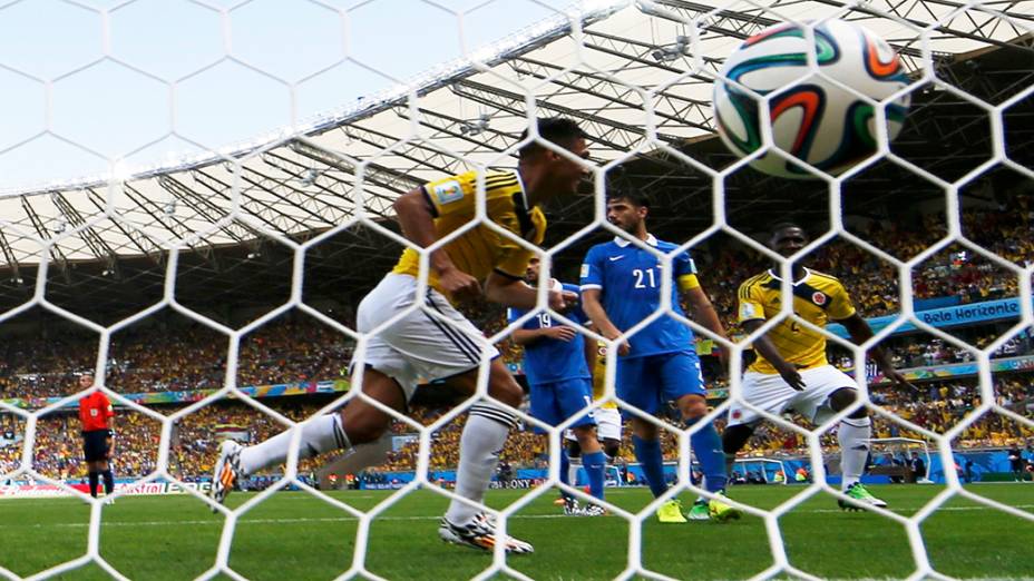 Lance do segundo gol da Colômbia contra a Grécia