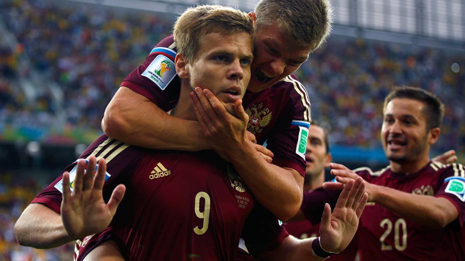 Alexander Kokorin marca o primeiro gol da Rússia