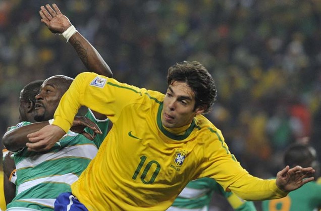 Kaka em lance durante partida entre Brasil e Costa do Marfim.